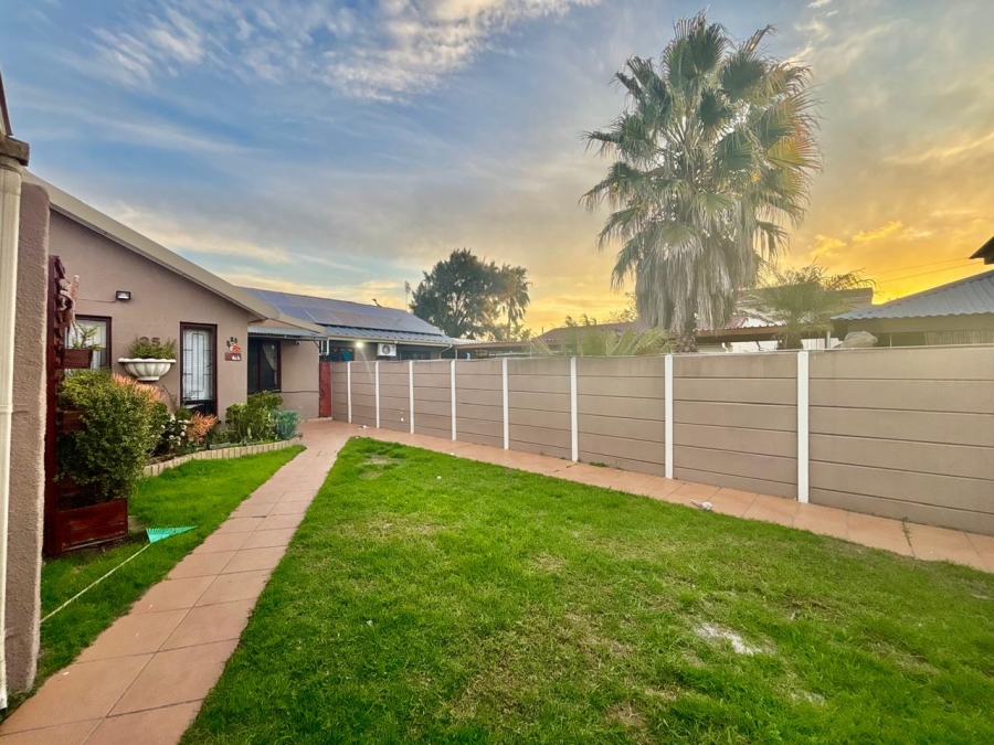 3 Bedroom Property for Sale in Mabille Park Western Cape